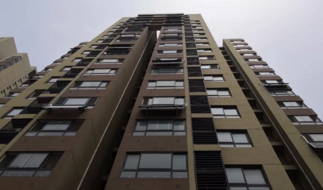 济南高空抛酒瓶的人找到了！已被刑事拘留