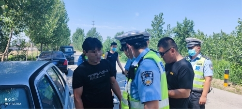 车辆涉嫌套牌上路,济南交警天眼系统三