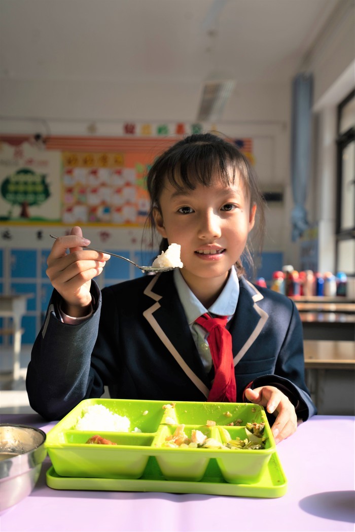 午间配餐服务100%全覆盖 济南市确定15处“中央厨房”让学生吃得饱更吃得好