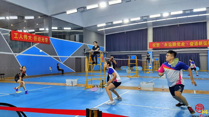 济南市国资委羽毛球队荣获 济南市职工羽毛球比赛混合团体赛冠军
