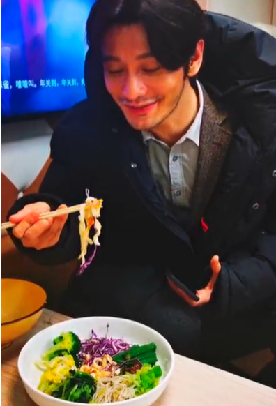 黄晓明自曝因减肥身体出问题 偶有心悸等症状