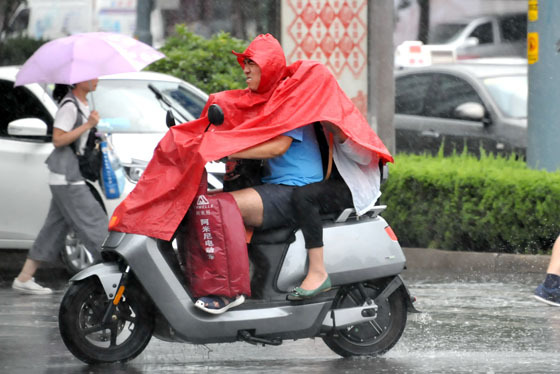 雷雨持续“霸屏” 我省两市昨发红警