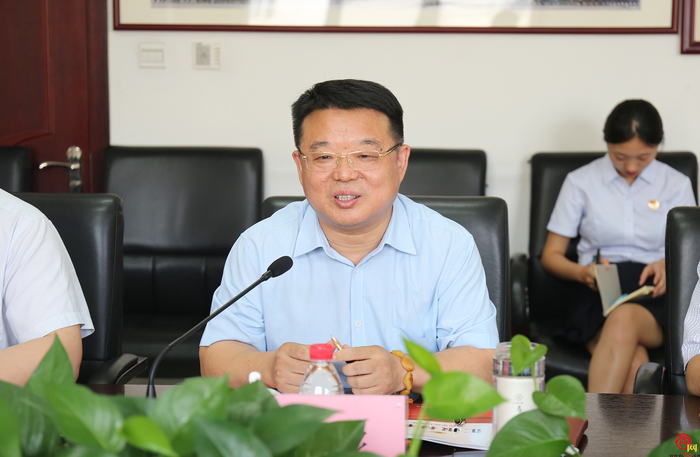山东省委宣传部副部长、省新闻出版局、省版权局局长钟华一行到世纪金榜集团调研