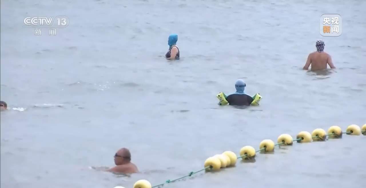 青岛“巧克力大爷”火了，关键时刻他们真能救人！