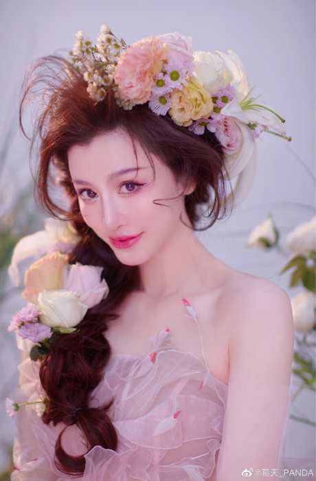变身花仙子！葛天花间梦幻大片曝光