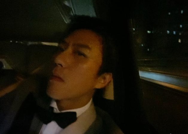 鼻梁常挡住视线？邓超发文求助网友反被调侃