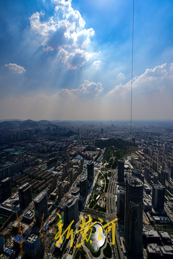 412米高空看巧云 第一高顶层气温低于地面