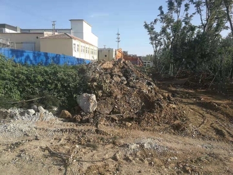 【啄木鸟在行动】眼明泉小区北区附近渣土堆积