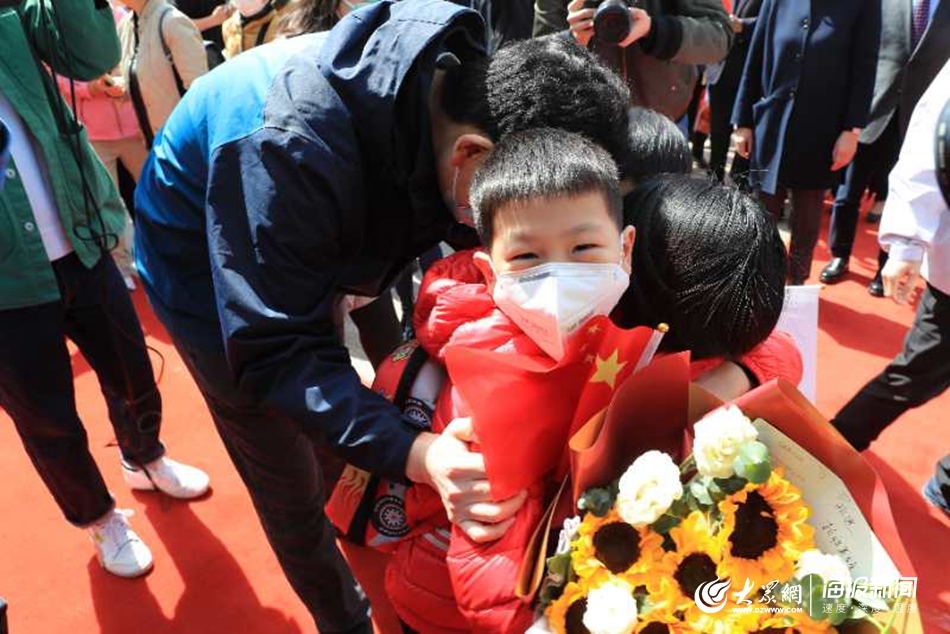 泪目！第二批返鲁医疗队结束休整回家，这些瞬间令人感动