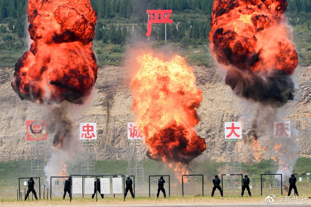 比电影更震撼！公安民警燃爆练兵场面来袭