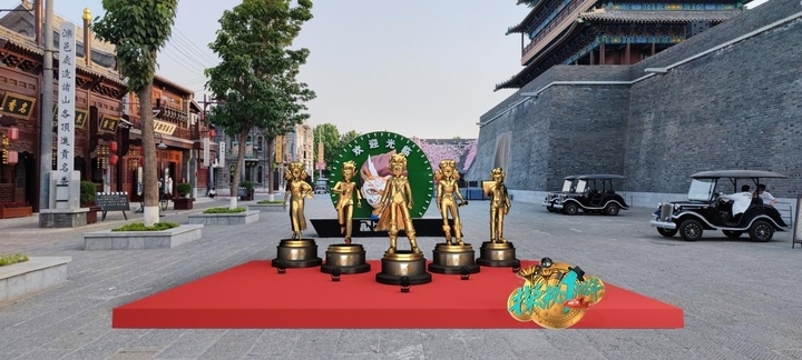 探秘一周年，华谊兄弟(济南)电影小镇千人实景剧本杀重磅上新！