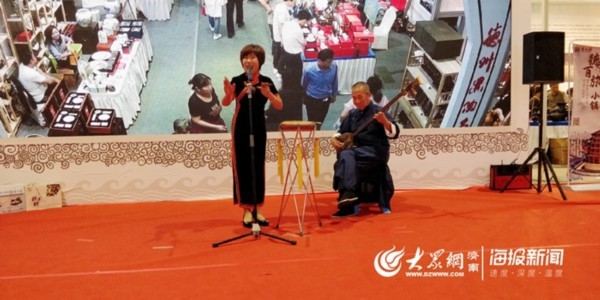 来文博会德州展区看“薪火相传”的黑陶吧