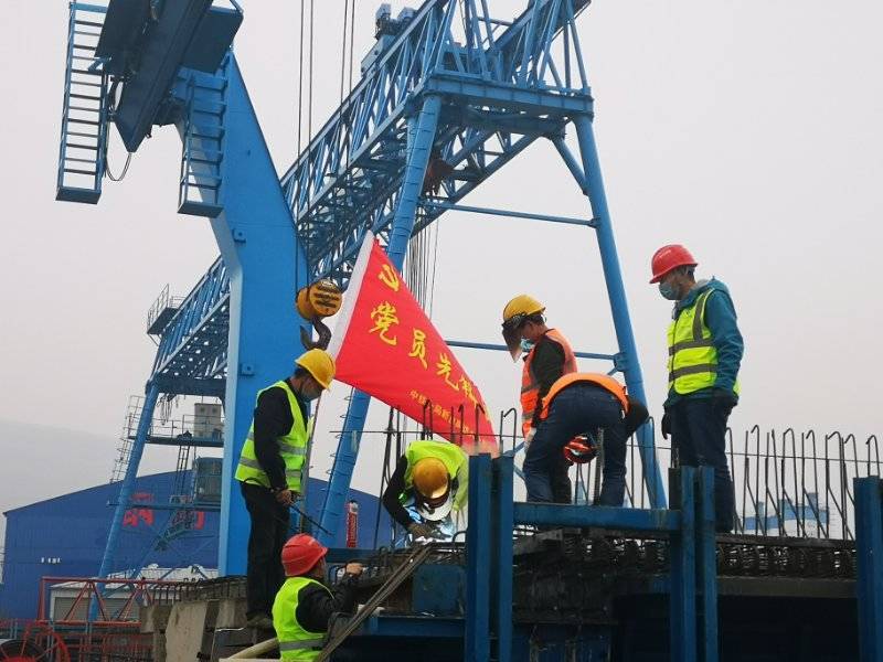 新台项目复产后首片箱梁浇筑完成 项目关键节点陆续复产