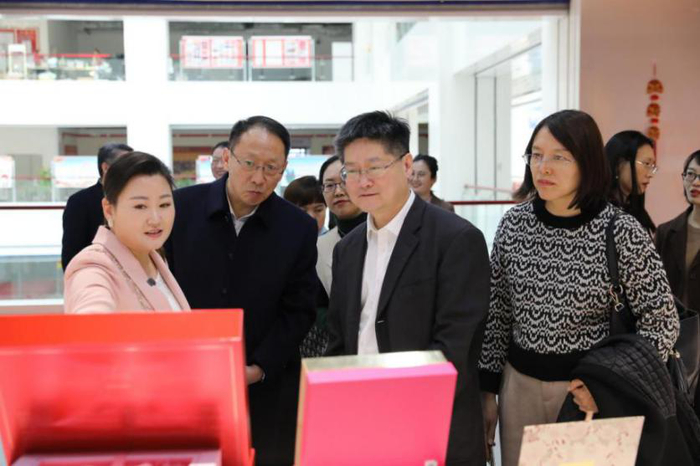 3.8女王节·济南“妆”点你的美 美妆专场直播活动启动仪式成功举办