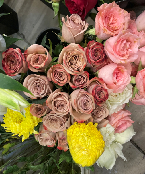 情人节临近催生鲜花经济 线上购买成主要选择方式