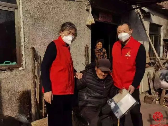 省地矿局一院第二管理党支部、水环中心党支部联合开展爱心志愿服务活动