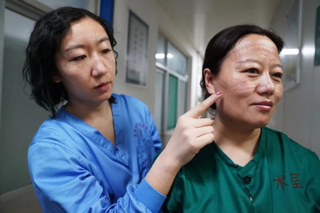 今夕元宵，月圆灯明，人长久，百病清！