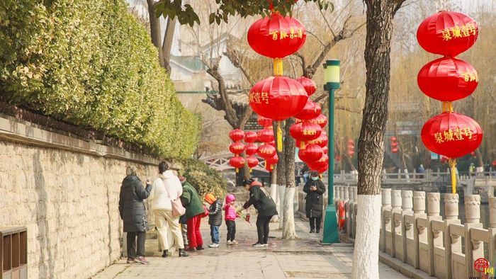 【视频】大红灯笼高高挂  红红火火历下年