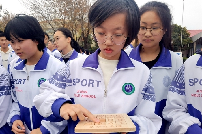 让学生“遇见”未来，济南中学举办“人生模拟场”生涯体验日活动