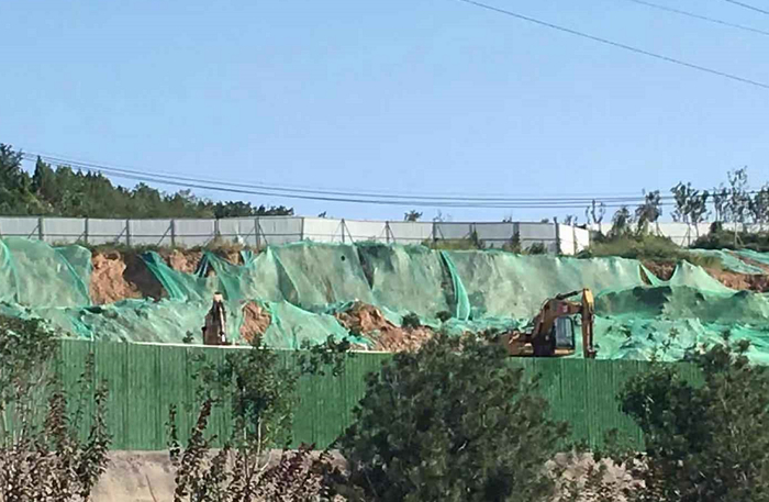 【啄木鸟在行动】雪山片区一期地块清表工程项目渣土覆盖不全