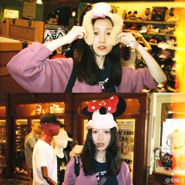 游客照模板！倪妮游迪士尼笑容灿烂