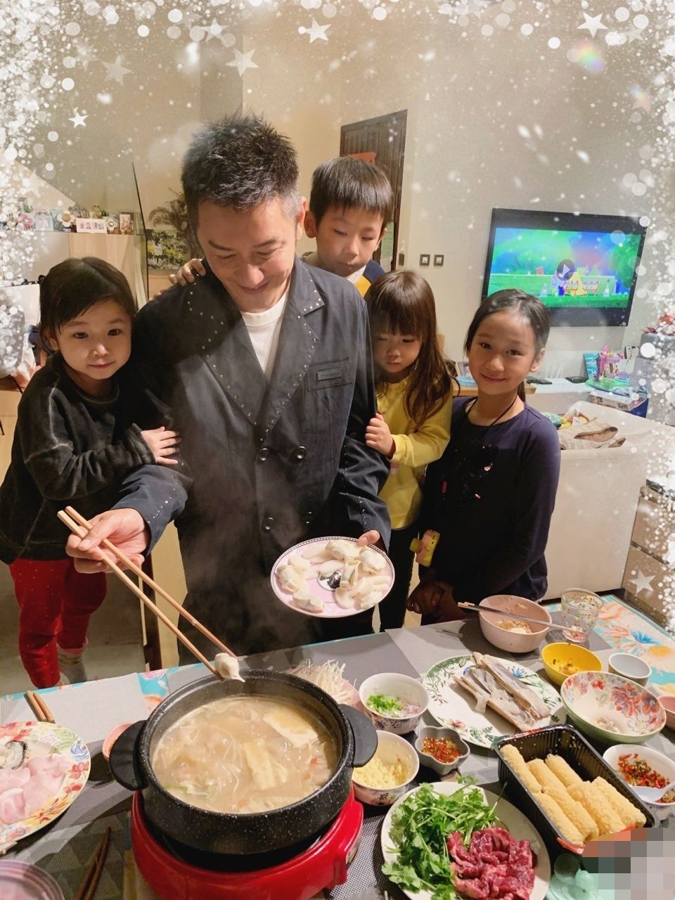 蒋丽莎|陈浩民一家祖孙八口同框，小16岁娇妻愿拼第5胎