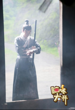 《脑咚大开》横店开启探班 LPL官方解说担男主演