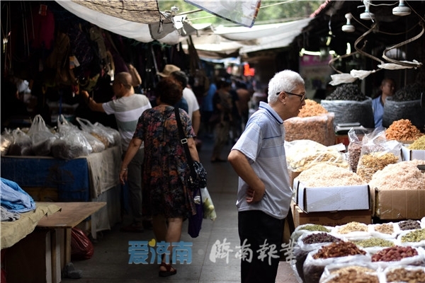 还有一个月！30多年历史的英雄山早市将取缔