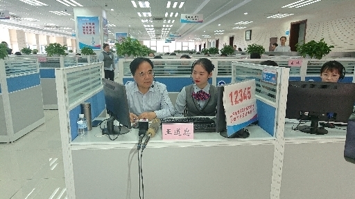 济南城管局长接听热线 鼓励市民把问题监督到底