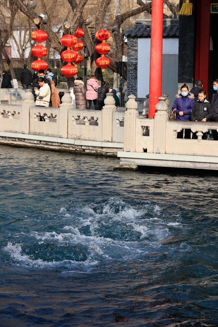 千泉竞喷胜景持续