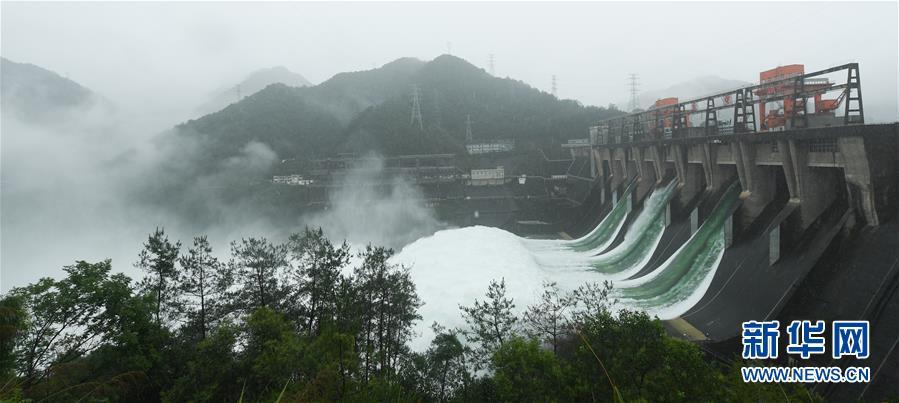 新安江水库时隔9年开闸泄洪