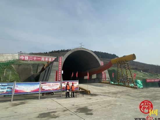 寨山隧道完成过半 计划于2021年10月贯通