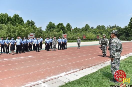 济南市检察院开展“迎八一、进军营、淬炼济检铁军”活动