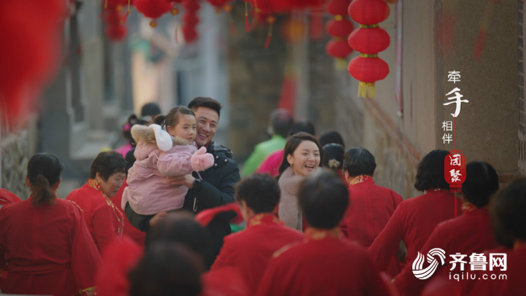 看哭！2020山东春晚先导片《回家过年》出炉，致敬每个在外漂泊的人！