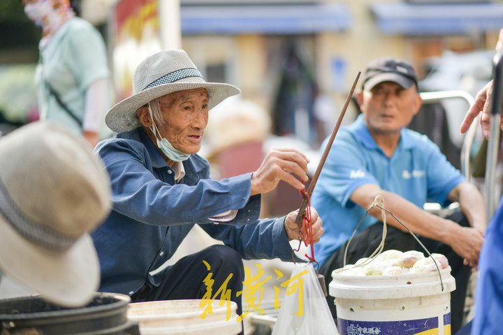 市区里的迷你果蔬市场 朴实风土人情吸引回头客