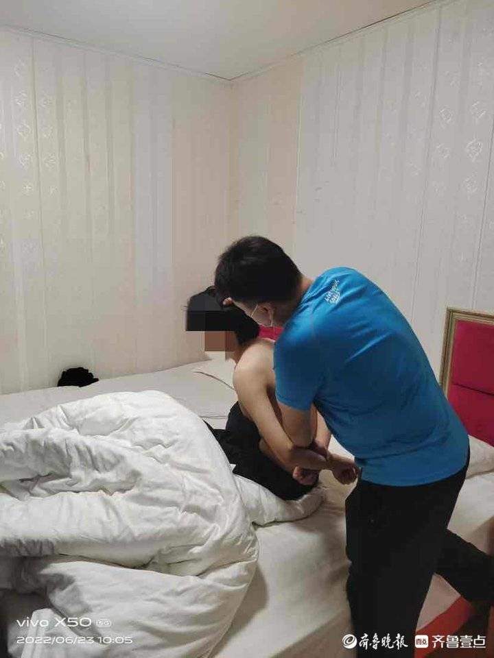 济南一女子莫名接到奇怪短信被拉入微信群，结果被骗30多万