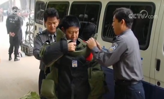 人民满意的公务员 张保国：生死线上的排爆专家