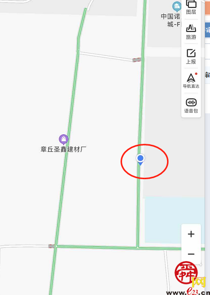 【啄木鸟在行动】章丘区凤凰城一期附近建筑垃圾未覆盖