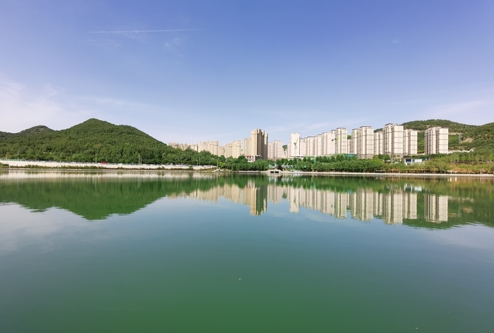 今年济南已开工建设60处公园，森林文化周代表委员近距离体验城市公园