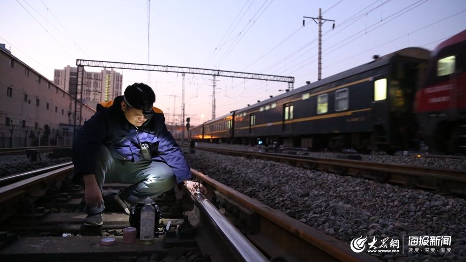2020年春运车票开售首日，“钢轨医生”轨道探伤迎春运大考