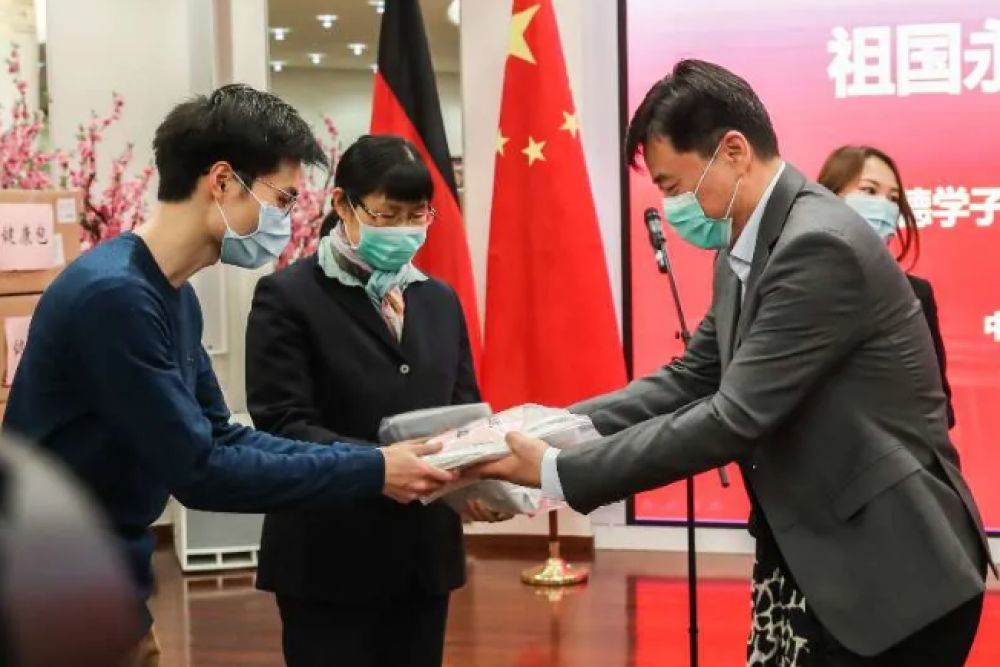 致敬！中国支持全球抗疫，他们冲在最前线