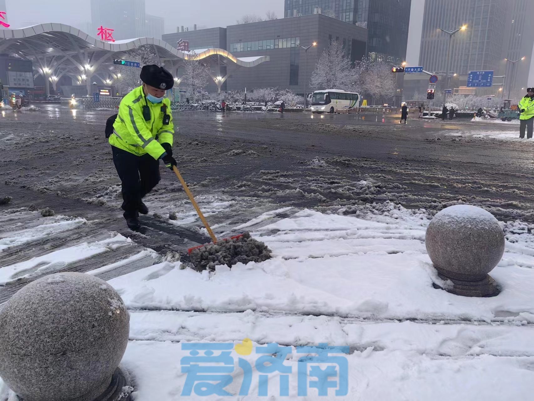 今日济南道路结冰黄色预警持续 周五周六或再迎降雪