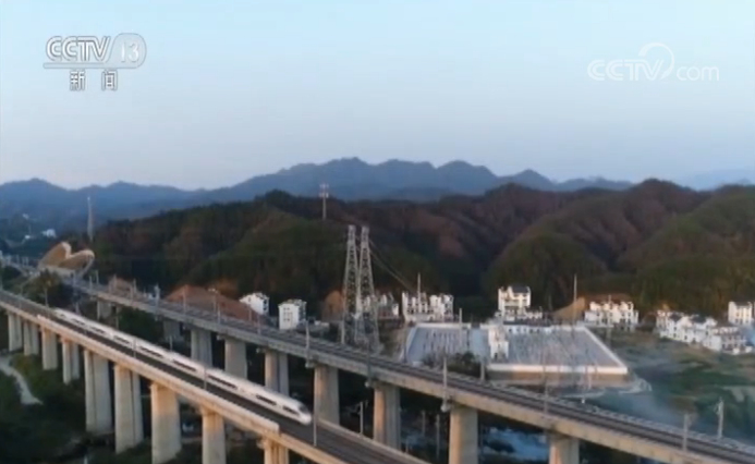 济南到日照缩短近1小时 全国铁路11日零时起实施新运行图