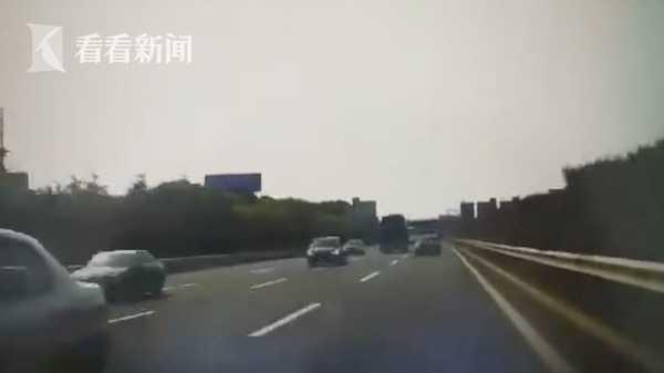 男子高速调头逆行是什么情况?怎么一回事? 同车女子凄厉尖叫