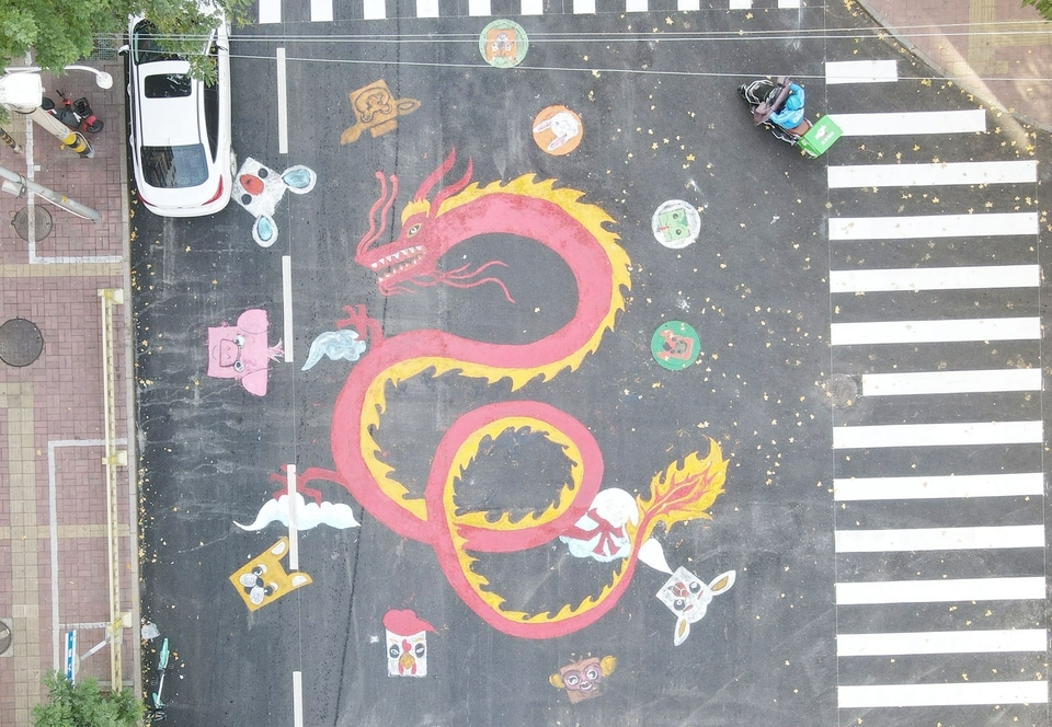 “中国风”彩绘地画亮相济南老商埠区
