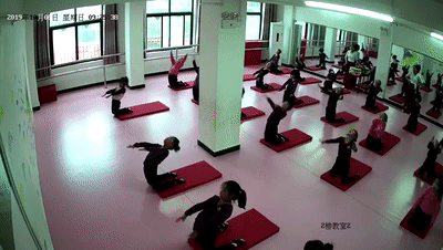 6岁女儿学舞蹈，2小时后腿竟没知觉了！妈妈看到监控心都碎了