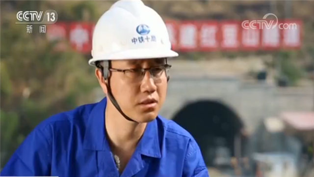 全世界罕见！一条隧道8种毒气 他们却逆势而行