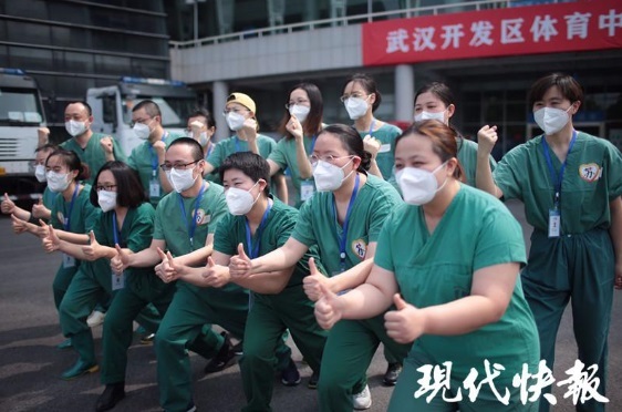 又一家方舱医院休舱！第一次看到护士脱下防护服，原来她们这么小