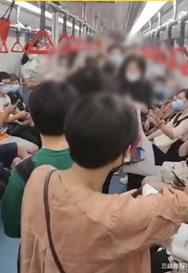 上海地铁回应两女子互相掌掴厮打 到底发生了什么