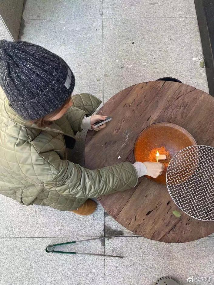 孙俪烤红薯太接地气 邓超喊话：孙俪不要烤红薯快去拍戏吧